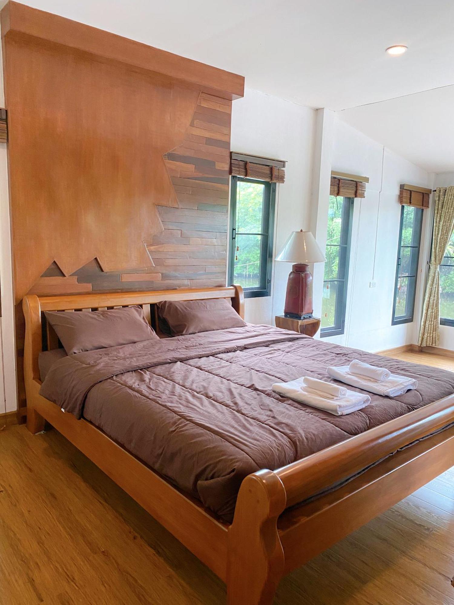 Holiday home บ้านสวนภูรจิตร Baansuanphurajit Ban Nong Pa Kha
